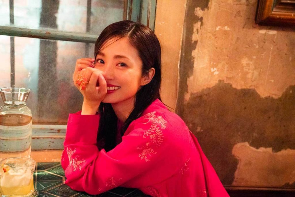 【上戸彩】15年ぶり写真集発売！最新情報、子供、旦那も徹底解説