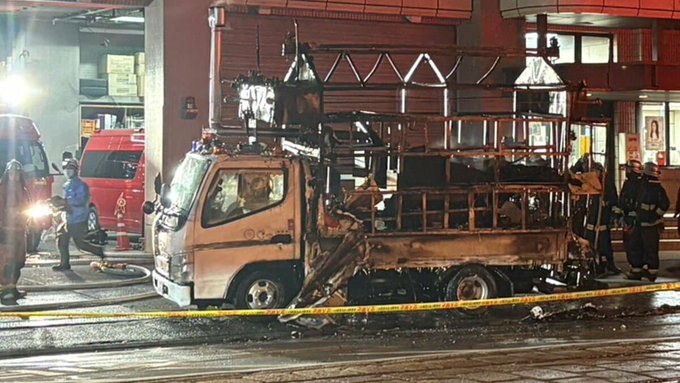 熊本で焼き芋トラックが燃えながら消防署へ到着