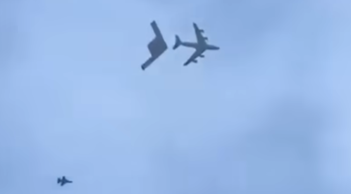 米軍 空中給油機 墜落 イラク